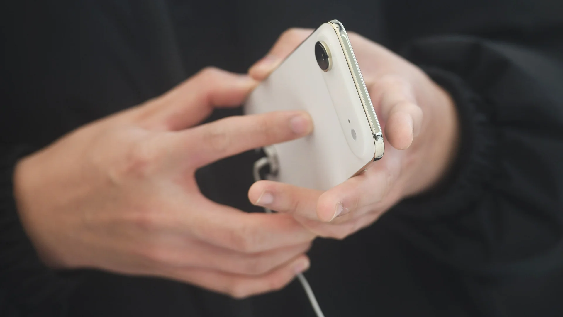 Everything We Know About Apple's Rumored Folding iPhone (and iPad)