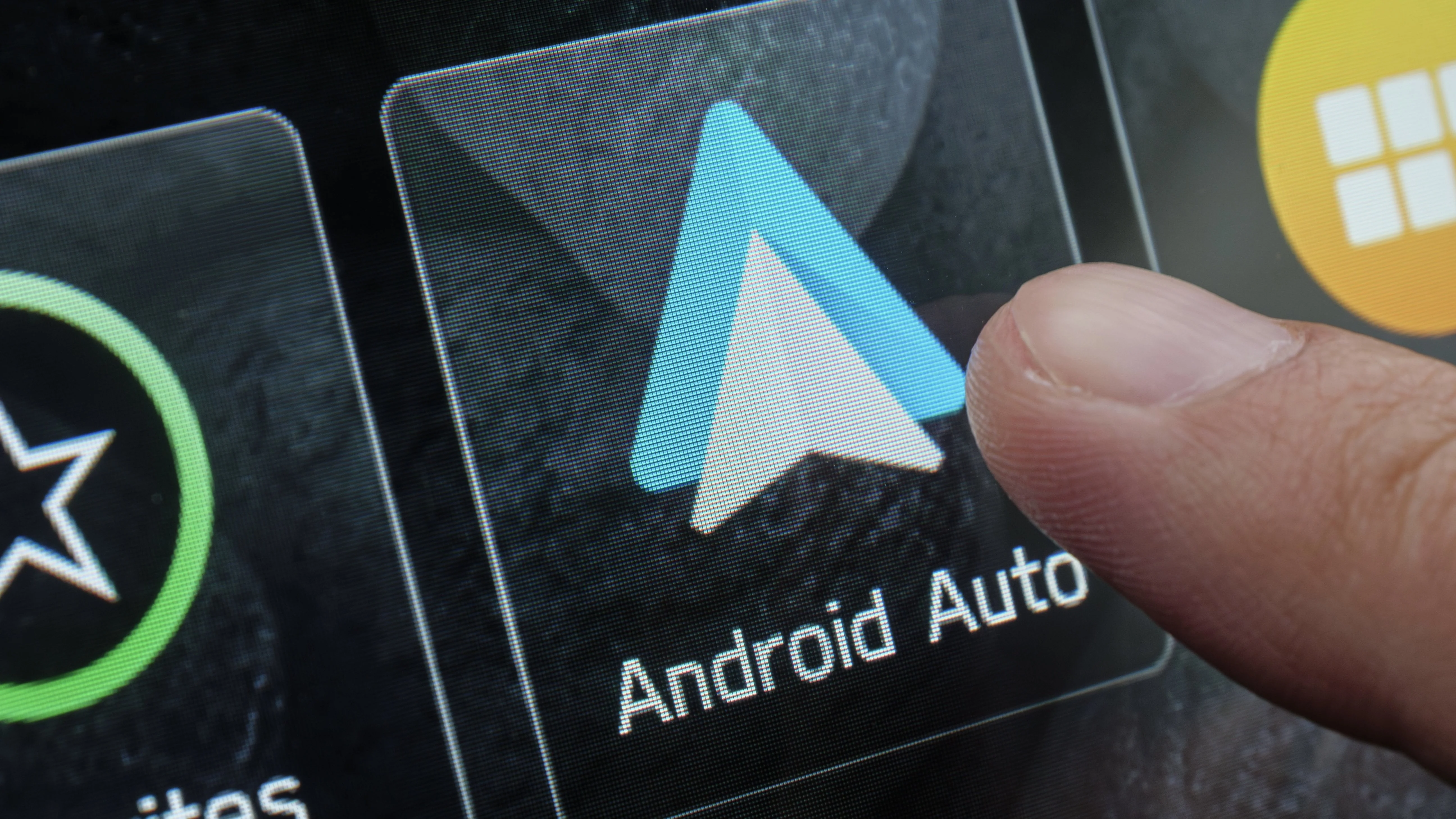Android Auto's Best Kept Secret Is a Programmable Shortcut